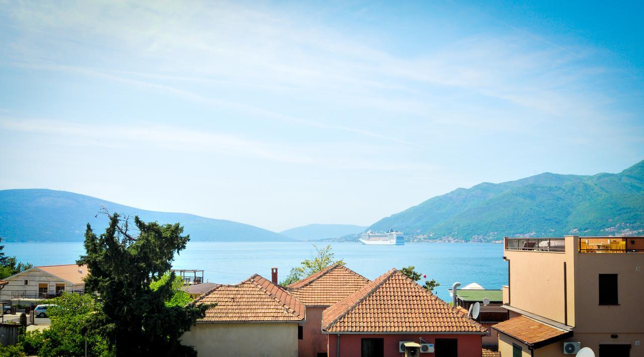 Apartments Pean Tivat Exteriör bild