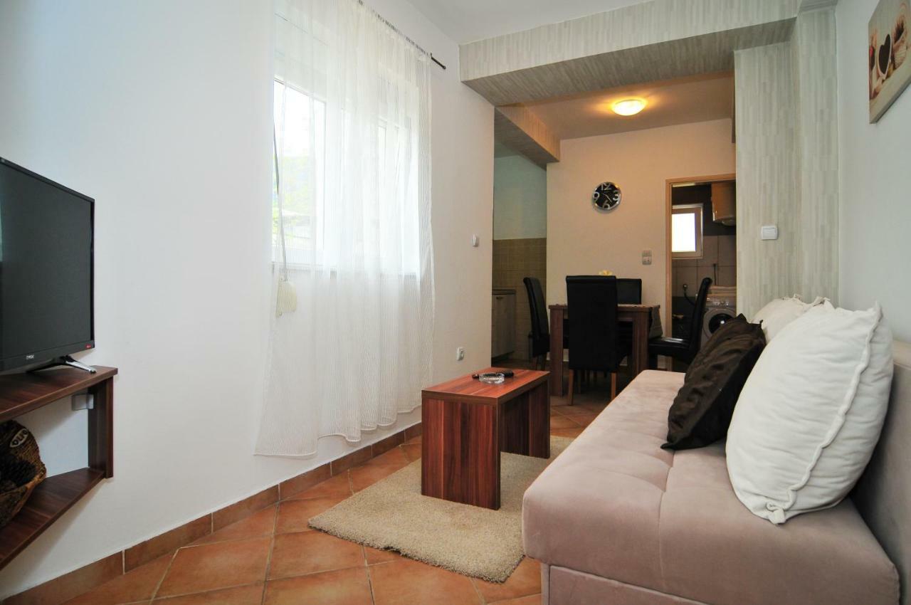 Apartments Pean Tivat Exteriör bild